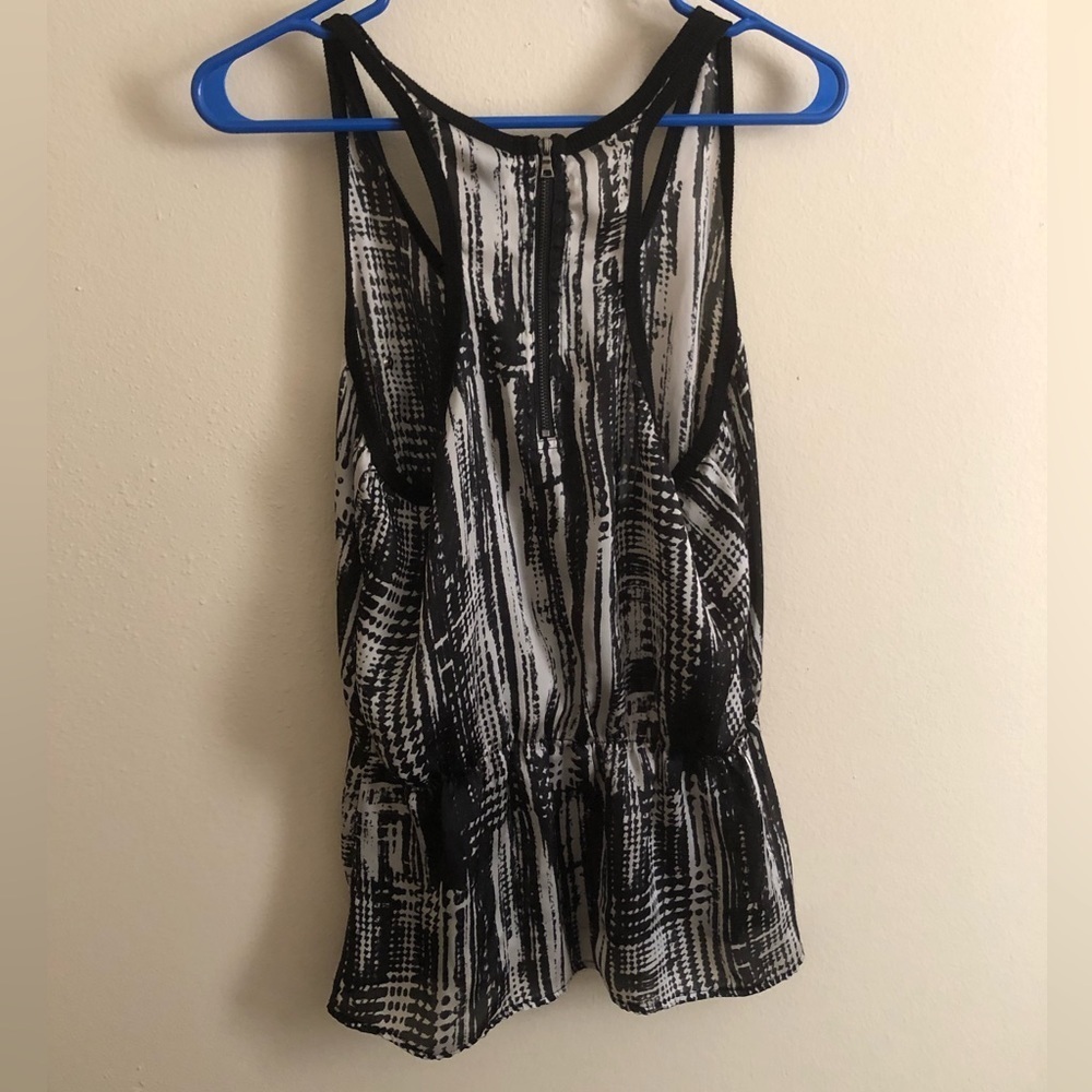 Patterned Tank - Picture 5 of 5